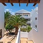 Casa Ayram With Private Terrace & Pool Next To Apartamento Costa Teguise