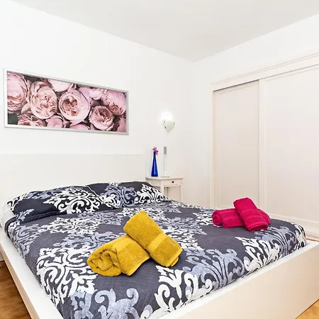 아파트 Casa Ayram With Private Terrace & Pool Next To 코스타 테기세