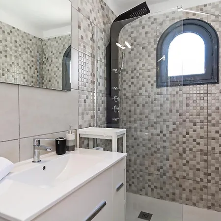 아파트 Casa Ayram With Private Terrace & Pool Next To 코스타 테기세